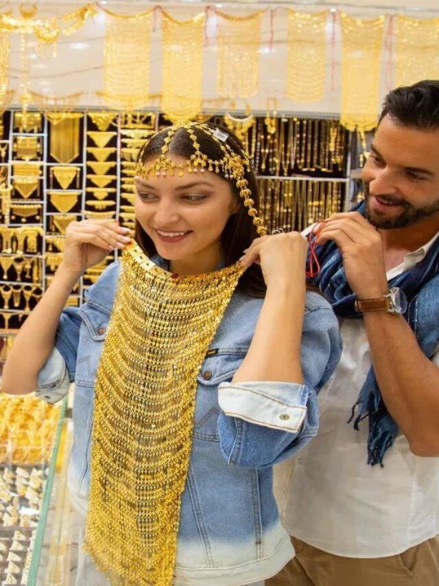 दुबईत भारताच्या तुलनेत स्वस्त सोनं का मिळतं? जाणून घ्या दुबईत भारताच्या तुलनेत स्वस्त सोनं का मिळतं? जाणून घ्या