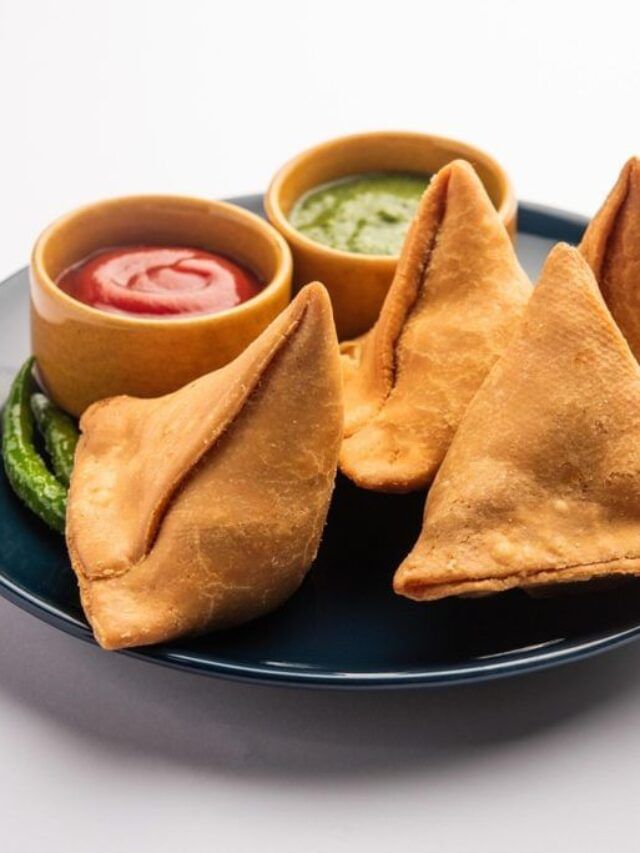 समोशाला इंग्रजीत काय म्हणतात? 90% लोकांना माहिती नसेल समोशाला इंग्रजीत काय म्हणतात? 90% लोकांना माहिती नसेल