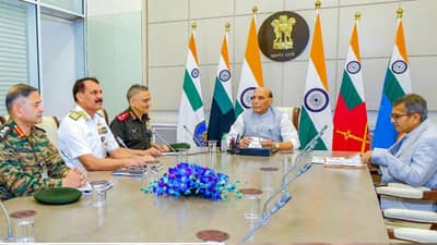 विमानांपासून नवीन हवाई संरक्षण प्रणालीपर्यंत..., 1 लाख कोटी रुपयांच्या संरक्षण करारांना मंजुरी मिळणार