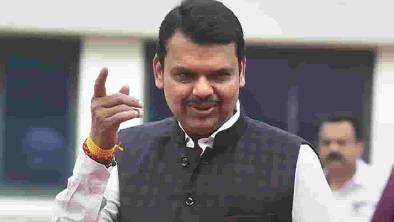 Devendra Fadnavis : दानवेंच्या निरोप समारंभात फडणवीसांची शाल-पागोट्यातून टोलेबाजी