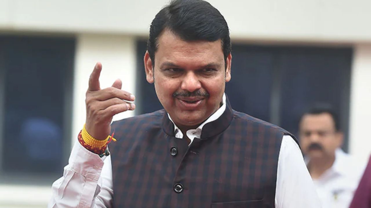 Devendra Fadnavis : दानवेंच्या निरोप समारंभात फडणवीसांची शाल-पागोट्यातून टोलेबाजी