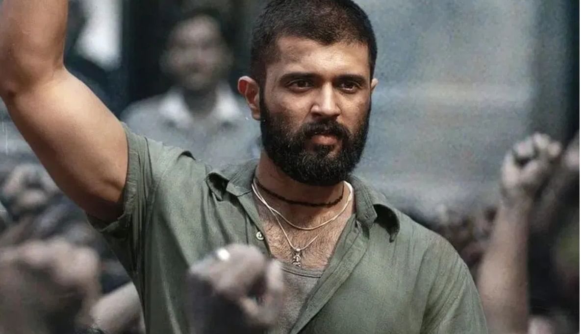 अलिकडे फिल्ममेकर संदीप रेड्डी वांगा यांनी 'साम्राज्य' (किंगडम) संदर्भात विजय आणि चित्रपटाचे दिग्दर्शक गौतम तिन्नानुरी हिच्या बातचीत केली आहे.या दरम्यान दिग्दर्शकाने सांगितले की ज्या तुरुंगात हे शुटींग झाले ती २०० वर्षे जुनी आहे.