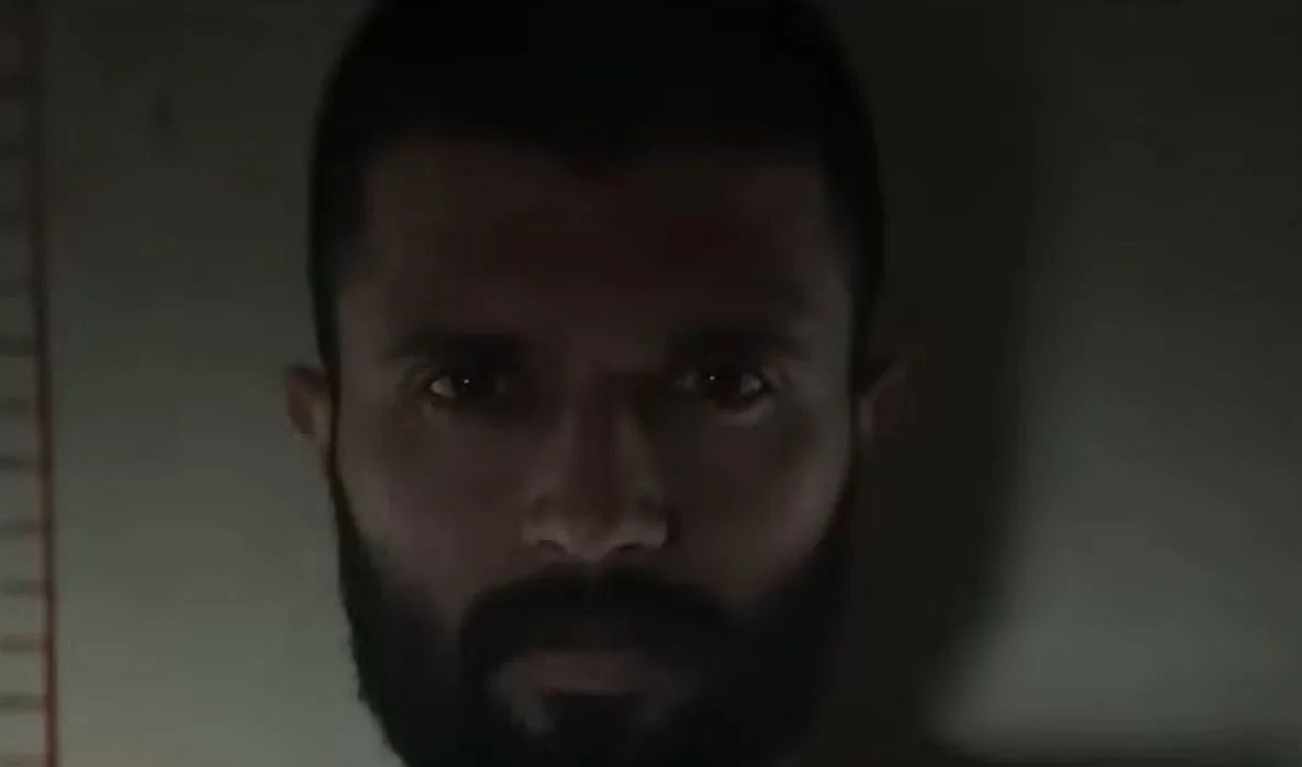  तसेच हिंदी भाषेत चित्रपटाचे टायटल 'साम्राज्य' (किंगडम) नावाने रिलीज होत आहे. या चित्रपटाच्याय ट्रेलरमध्ये विजय देवरकोंडा याचा जेल सीक्वेन्स कमालचा झाला आहे. अलिकडेच चित्रपटाचा दिग्दर्शक या सीनबाबत खुलासा केला आहे. 