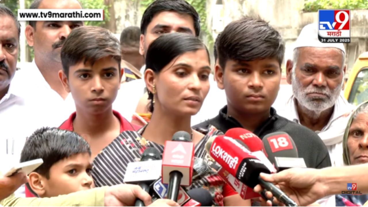 Dnyaneshwari Munde : ज्ञानेश्वरी मुंडे यांनी SIT मध्ये कुठल्या तीन अधिकाऱ्यांची नाव दिलीयत? Dnyaneshwari Munde : ज्ञानेश्वरी मुंडे यांनी SIT मध्ये कुठल्या तीन अधिकाऱ्यांची नाव दिलीयत?