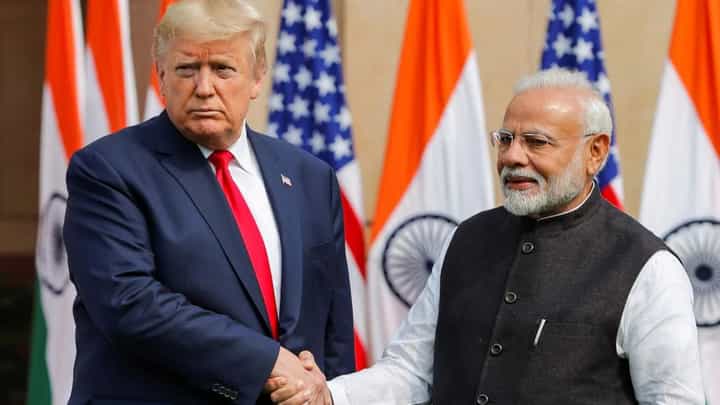 ट्रम्प यांची २५% टॅरिफ घोषणा; भारतावर होणार आर्थिक परिणाम ट्रम्प यांची २५% टॅरिफ घोषणा; भारतावर होणार आर्थिक परिणाम