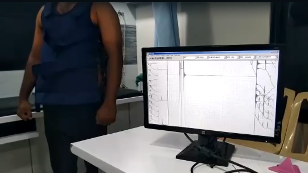 यामध्ये तरुणांची संख्या लक्षणीय होती. याच चिंतेतून त्यांनी रुग्णांना घरीच ईसीजी करता यावा या संकल्पनेतून या दिलासा ईसीजी जॅकेटची निर्मिती केली. डॉ. परळे आणि त्यांच्या टीमने 1,300 पेक्षा अधिक रुग्णांवर सखोल संशोधन करून या जॅकेटची निर्मिती केली आहे.