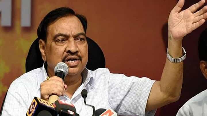 Eknath Khadse : एक बटण दाबलं की देशात हाहाकार माजेल.. हनी ट्रॅप प्रकरणी एकनाथ खडसेंचा इशारा काय? Eknath Khadse : एक बटण दाबलं की देशात हाहाकार माजेल.. हनी ट्रॅप प्रकरणी एकनाथ खडसेंचा इशारा काय?