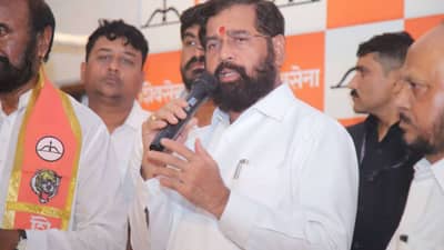 सत्तेत असूनही शिंदे गटाला ग्रहण, 3 बडे नेते टार्गेटवर; राज्याच्या राजकारणात नेमकं काय घडतंय?