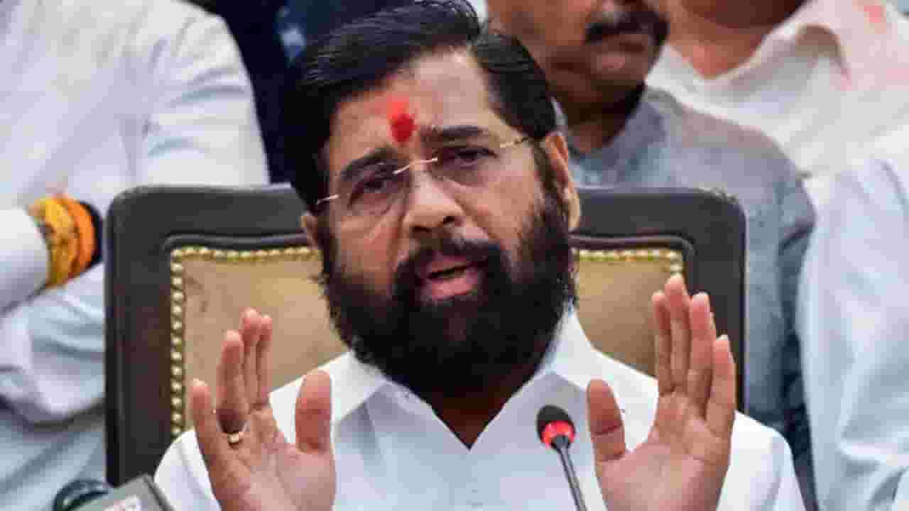 Eknath Shinde : एकाने मराठीची तळमळ अन् दुसऱ्याने खुर्चीची मळमळ बोलून दाखवली - उपमुख्यमंत्री एकनाथ शिंदे Eknath Shinde : एकाने मराठीची तळमळ अन् दुसऱ्याने खुर्चीची मळमळ बोलून दाखवली - उपमुख्यमंत्री एकनाथ शिंदे
