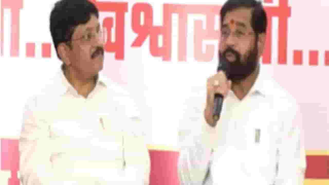 Eknth Shinde : दोन्ही सेना अन्यायाविरुद्ध रस्त्यावर लढणाऱ्या - उपमुख्यमंत्री एकनाथ शिंदे Eknth Shinde : दोन्ही सेना अन्यायाविरुद्ध रस्त्यावर लढणाऱ्या - उपमुख्यमंत्री एकनाथ शिंदे