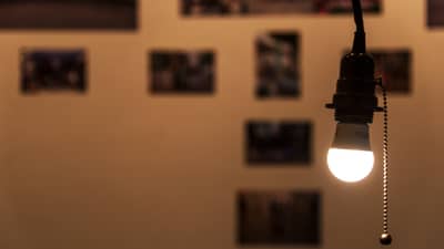 पावसात वीज गेली तरी नो टेन्शन! दमदार बॅटरी असलेल्या लॅम्प्स ठरतील उपयुक्त