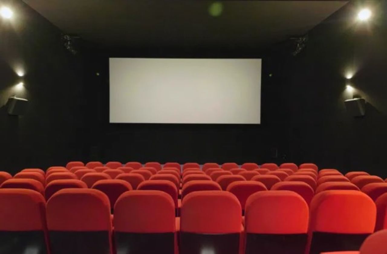 काही भयपट असे असतात की त्यांचे नाव जरी काढले तरी अंगावर काटा येतो. काही भयपट तर अजरामर झालेले आहेत. अनेक लोक अशा काही चित्रपटांना एकट्यात पाहण्याचं धाडस करत नाहीत. 