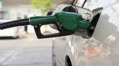 कारचे इंधन कसे वाचवता येईल? जाणून घ्या