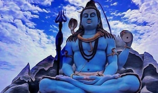 शिवलिंगाची घरात पूजा करावी का? असा प्रश्न अनेकांना पडतो. त्याबाबत ऑनलाईन मंचावर शोधही घेतला जातो. पण योग्य ते उत्तर सापडत नाही.