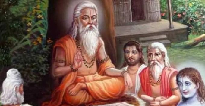 गुरु पौर्णिमेला गरजू लोकांना पिवळ्या रंगाचे धान्य, मिठाई किंवा वस्त्रदान जरूर करावे. यामुळे तुम्हाला आर्थिक लाभ होऊ शकते. या दिवशी तुम्ही गुरु यंत्राचीही स्थापना करू शकता. यामुळे तुमच्या वैवाहिक जीवनातीली अडचणी दूर होतील.