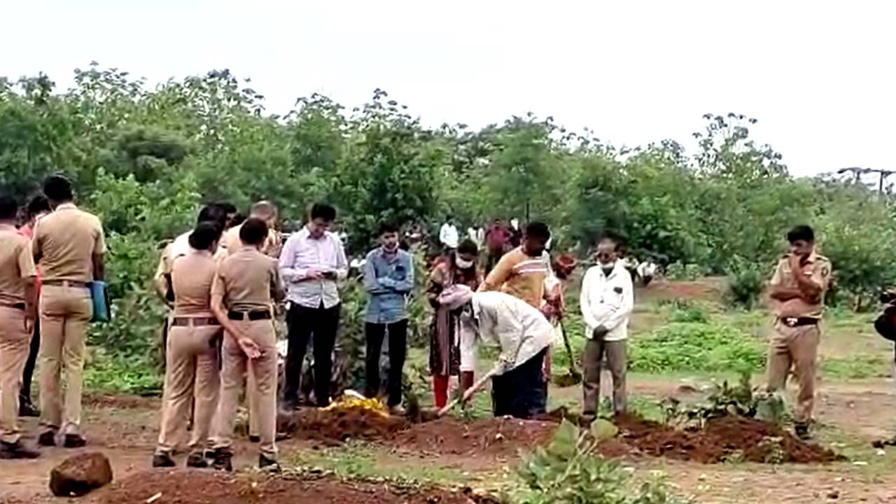 अल्पवयीन मुलानेच घेतला आईचा जीव, रागात आला अन्...हत्येचं कारण वाचून व्हाल अचंबित!