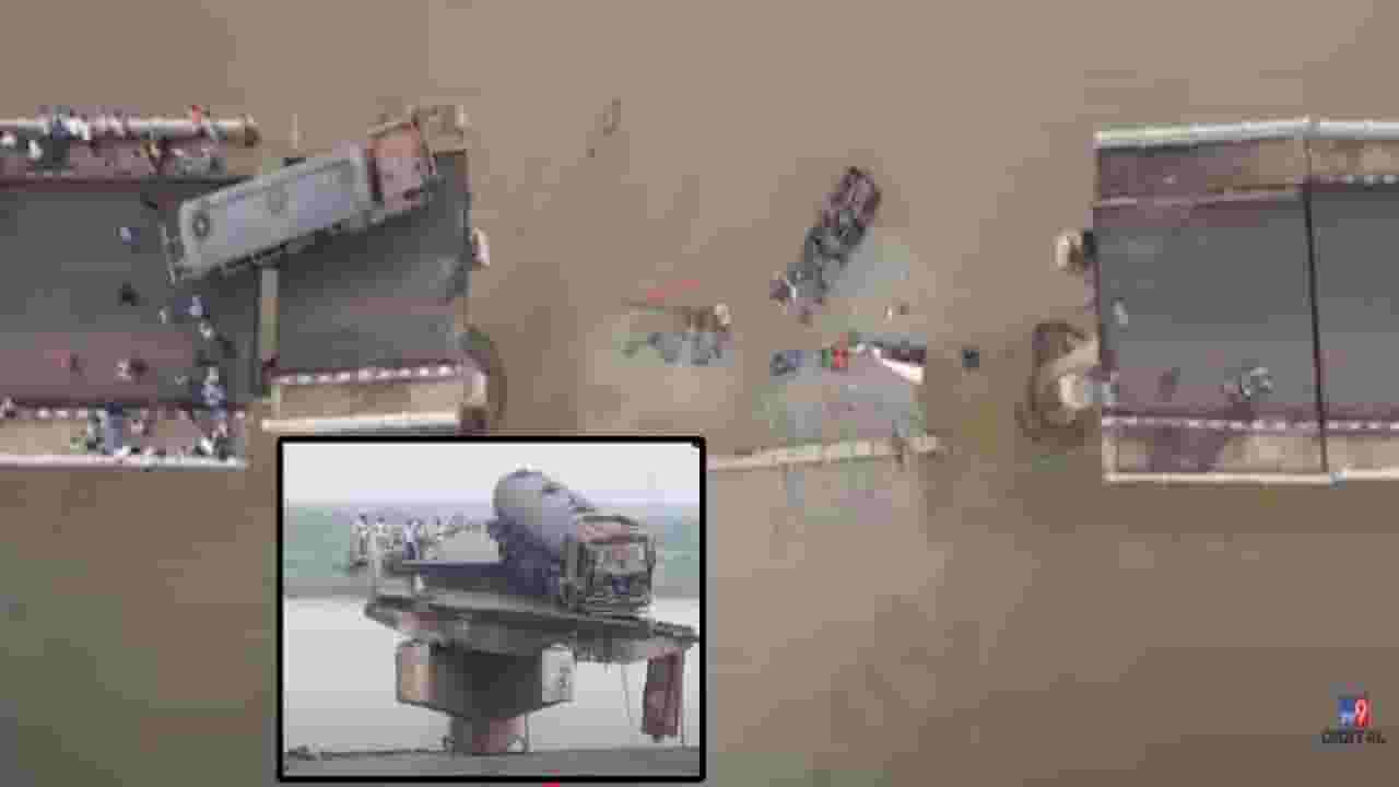 Gujarat : ...अन् बघता क्षणी आनंद-वडोदऱ्याला जोडणारा पूल कोसळला, 10 जणांचा मृत्यू; बघा थरारक VIDEO