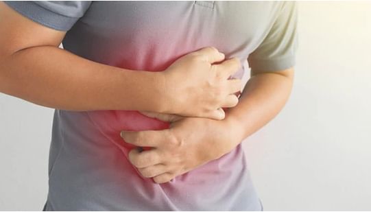 'या' लक्षणांवरून ओळखा आतड्यांचे आरोग्य बिघडलं, सुधारण्यासाठी करा हे उपाय