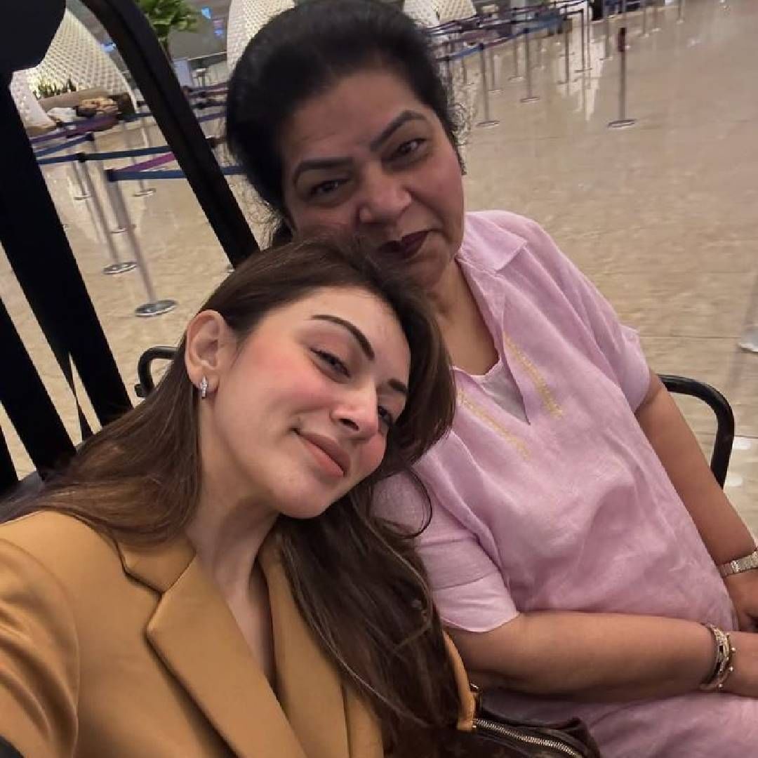 'हिंदुस्तान टाइम्स'ने दिलेल्या वृत्तानुसार, हंसिका तिच्या आईसोबत राहतेय, तर सोहेल त्याच्या आईवडिलांसोबत वेगळा राहतोय. लग्नानंतर हंसिका तिच्या सासू-सासऱ्यांसोबत एकाच फ्लॅटमध्ये राहत होती. परंतु त्यांच्यासोबत हंसिकाचं पटत नसल्याचं म्हटलं जात आहे. त्यानंतर हंसिका आणि सोहेल त्याच इमारतीत दुसऱ्या फ्लॅटमध्ये राहू लागले होते. 
