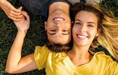 ‘हॅप्पी कपल’ व्हायचंय? मग आजपासून या 5 सोप्या सवयी अंगीकारा, प्रत्येकजण म्हणेल “क्या जोड़ी है!”