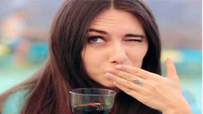 उचकी का लागते? कारणं आणि घरगुती उपाय एकत्र जाणून घ्या