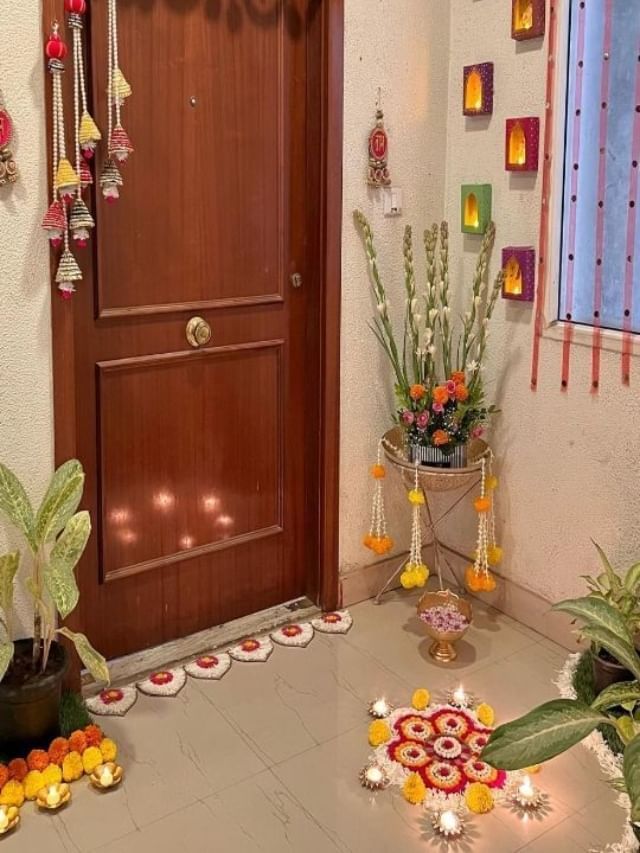 घराच्या मुख्य प्रवेशद्वारावर कोणत्या तेलाचा दिवा लावावा? घराच्या मुख्य प्रवेशद्वारावर कोणत्या तेलाचा दिवा लावावा?