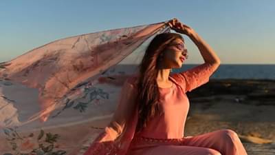 धक्कादायक… आणखी एका 32 वर्षीय अभिनेत्रीचा मृत्यू, दोन आठवड्यापासून घरातच मृतदेह पडून, इंडस्ट्री हादरली