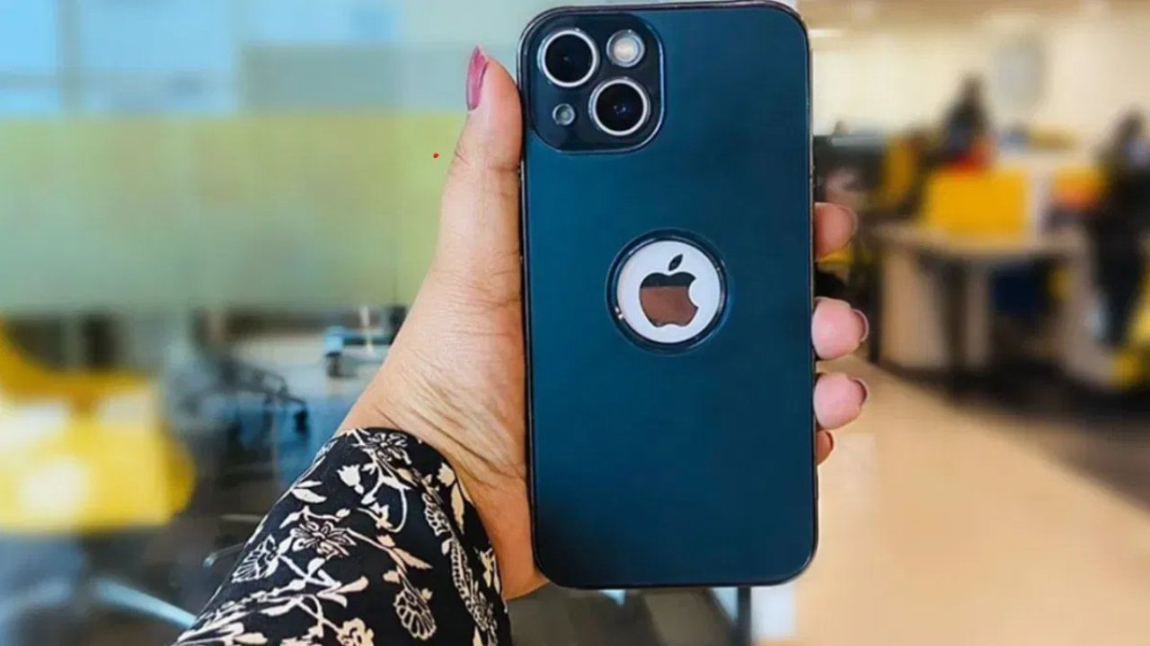 तुमचा iPhone नवीन आहे की जुना? फक्त या एका अक्षरातून मिळवा संपूर्ण माहिती तुमचा iPhone नवीन आहे की जुना? फक्त या एका अक्षरातून मिळवा संपूर्ण माहिती