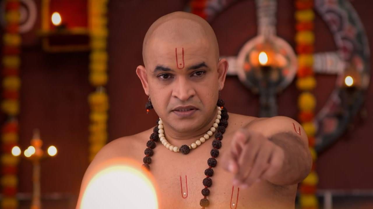 स्वामींच्या कृपेने अक्कलकोटमध्ये उलगडत आहे, एका साध्याशा शेतकऱ्याच्या नितळ श्रद्धेतून साकारलेलं दिव्य सत्य – जिथे पूजा नाही, समारंभ नाही, पण 'नाम' आहे आणि नामातूनच गुरूचे साक्षात दर्शन आहे. स्वामी समर्थ नामस्मरणाचं महत्त्व कसं पटवून देणार, मालिकेत गुरुपौर्णिमेचा  दिवस कसा साजरा होणार, हे प्रेक्षकांना पहायला मिळणार आहे. 
