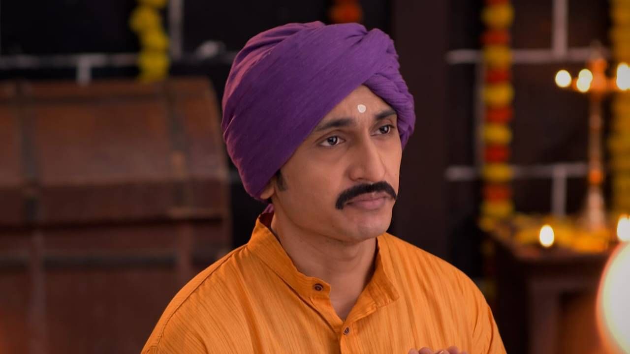 स्वामींच्या लीलेतून आणि त्यांच्या मौन शिकवणीतून हे अधोरेखित होतंय की, ईश्वरप्राप्तीसाठी ना पोथी लागते, ना समारंभ… लागते ती मनापासूनची भक्ती. याच निष्ठेच्या प्रकाशात एक विलक्षण सत्य साकार होतं. नामस्मरण हे आधुनिक काळातलं मेडिटेशन आहे, जे आत्म्याला जागं करतं, मन शांत करतं आणि श्रद्धेला सामर्थ्य देतं. याची प्रचिती यंदाच्या जय जय स्वामी समर्थ गुरुपौर्णिमा विशेष भागात प्रेक्षकांना येणार आहे.
