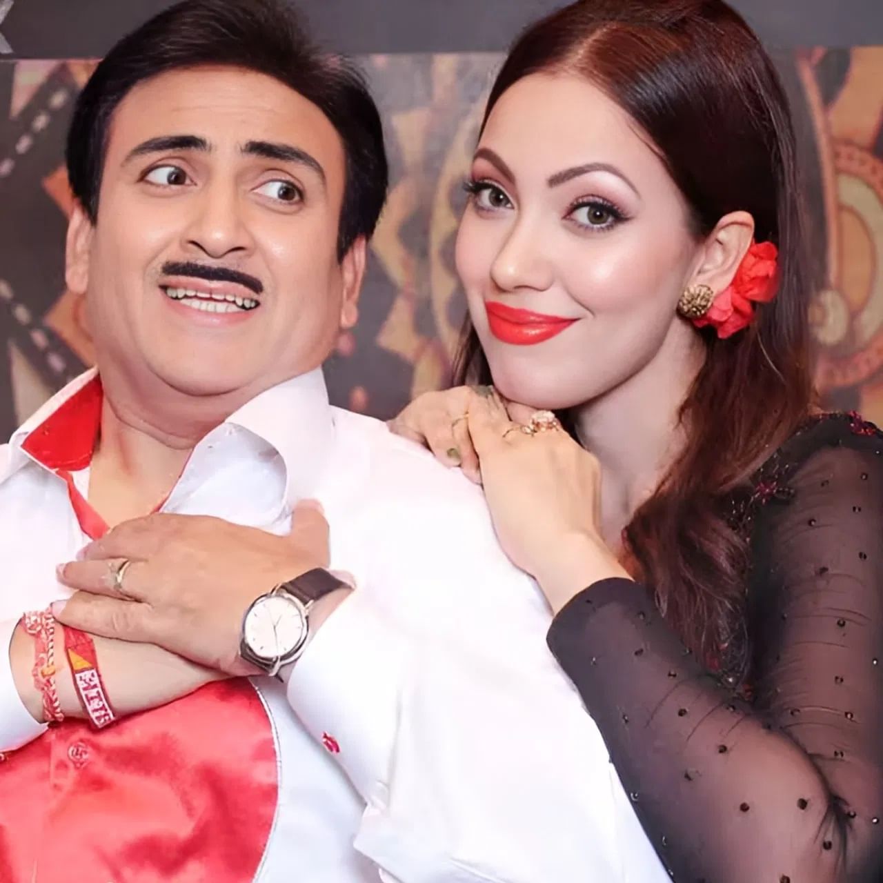 'तारक मेहता का उल्टा चष्मा' मध्ये दिलीप जोशी जेठालालची भूमिका साकारत आहेत. सध्या ते त्यांच्या फिटनेसमुळे चर्चेत आहेत. पण आज आम्ही तुम्हाला त्यांची सुंदर सून दाखवणार आहोत, जिचे फोटो इंटरनेटवर व्हायरल झाले आहेत.