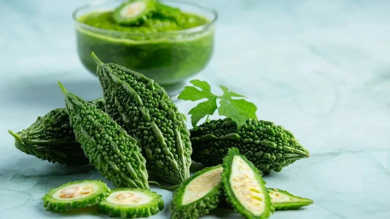 जर तुम्ही ही पद्धत अवलंबली तर लहानांपासून ते वृद्धांपर्यंत सर्वजण आनंदाने कारले खातील आणि बोटे चाटत असतील. एवढेच नाही तर ते तुम्हाला सर्वांसमोर सांगतील की आज तुम्ही पुन्हा कारले बनवावा. 