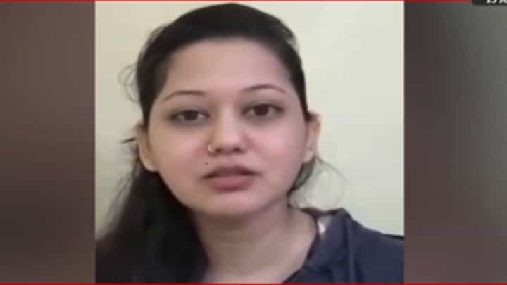 ..तर भोकं पडतील का? मराठी भाषेबद्दल केतकी चितळेचं वादग्रस्त विधान ..तर भोकं पडतील का? मराठी भाषेबद्दल केतकी चितळेचं वादग्रस्त विधान