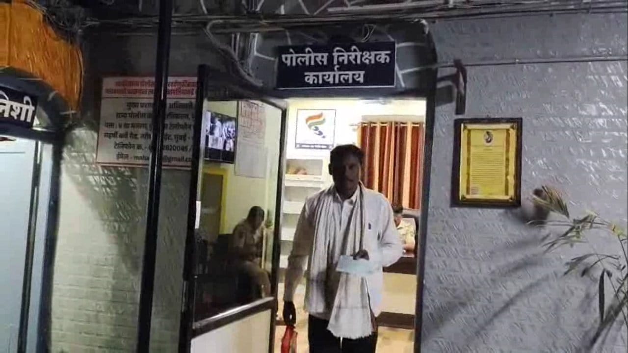 ही कारवाई खामगाव शहर पोलिसांच्या सतर्कतेमुळे आणि जलद तपासामुळे शक्य झाली आहे. यामुळे बळीराम इंगळे यांना त्यांचे पैसे परत मिळण्यास मदत झाली आहे.