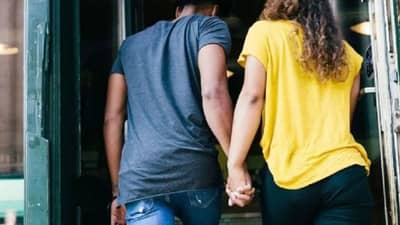 बॉयफ्रेंडला गर्लफ्रेंडच्या आयुष्यातील अशी एक गोष्टी समजली की आधी तो डिप्रेशनमध्ये गेला, नंतर एक दिवस....