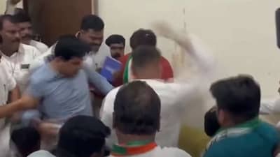 अजितदादांच्या कार्यकर्त्यांकडून छावा संघटनेच्या पदाधिकाऱ्यांना बेदम मारहाण