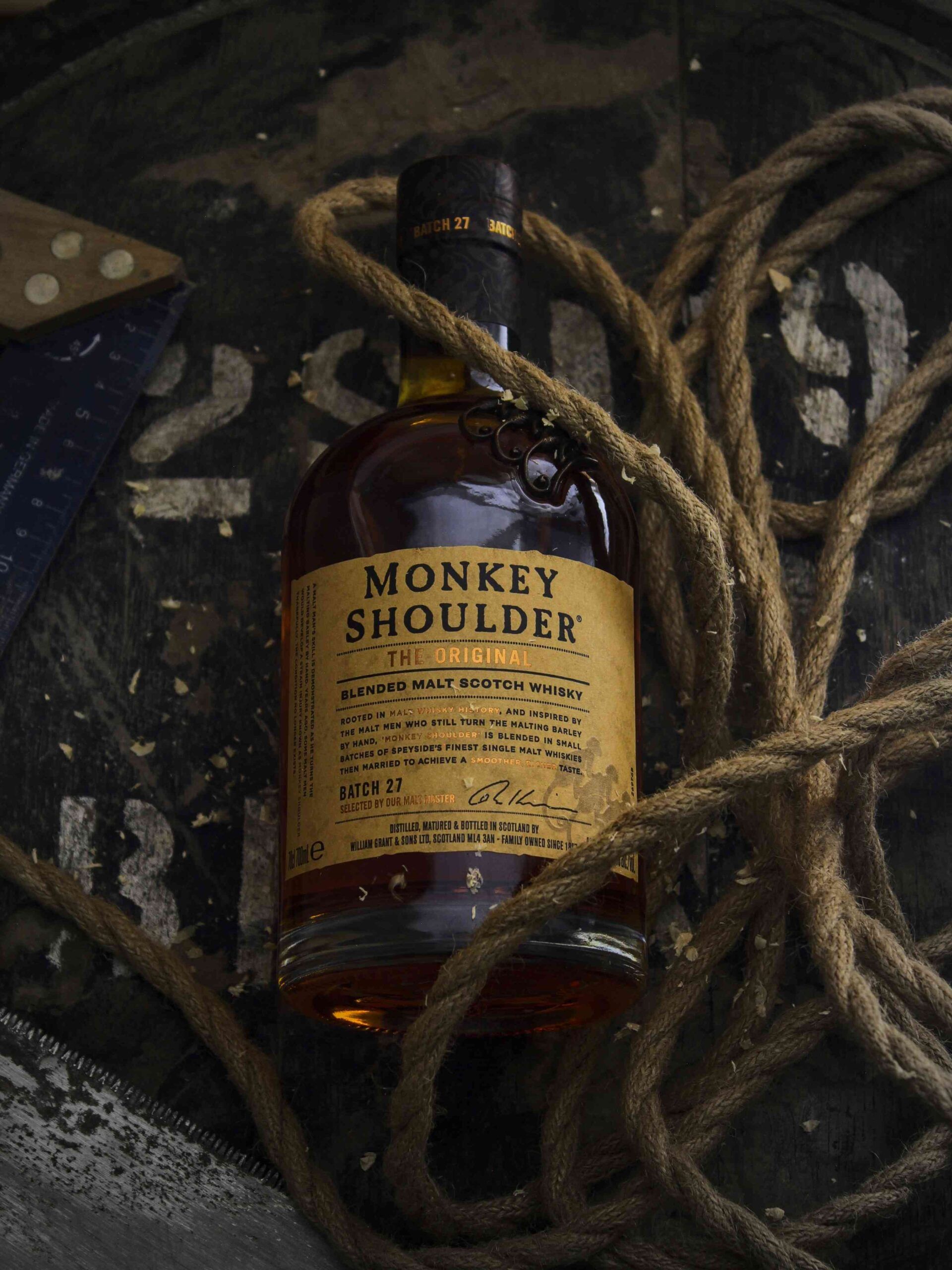 या दारु कधीच खराब होत नाहीत पण काही कालावधीनंतर त्यांच्या चवीत थोडा फरक येऊ शकतो. जर तुम्ही व्हिस्की, रम, जिन किंवा व्होडकाची बाटली उघडली असेल तर वेळेनुसार तिचा फ्लेवर कमी होऊ लागतो.