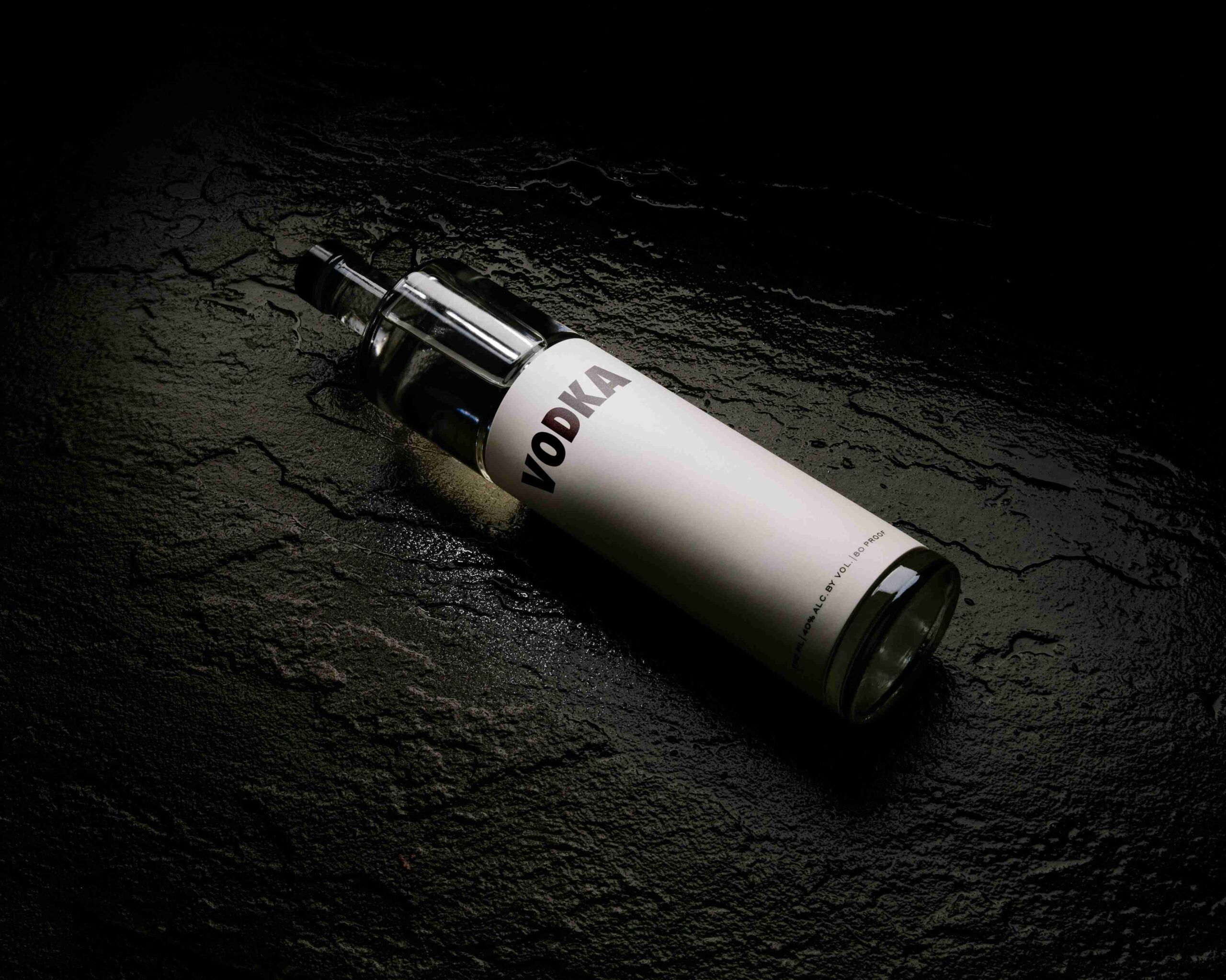 जर तुम्हाला दारु साठवायची असेल तर ती नेहमी थंड आणि अंधार असलेल्या ठिकाणी ठेवावी. यामुळे तिची गुणवत्ता अधिक काळ टिकून राहते.