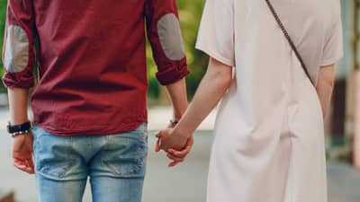 आधी जळून राख झाली, नंतर व्हिडीओ कॉलवर बोलायला लागली; त्या मर्डरमिस्ट्रीने पोलीसही चक्रावले!