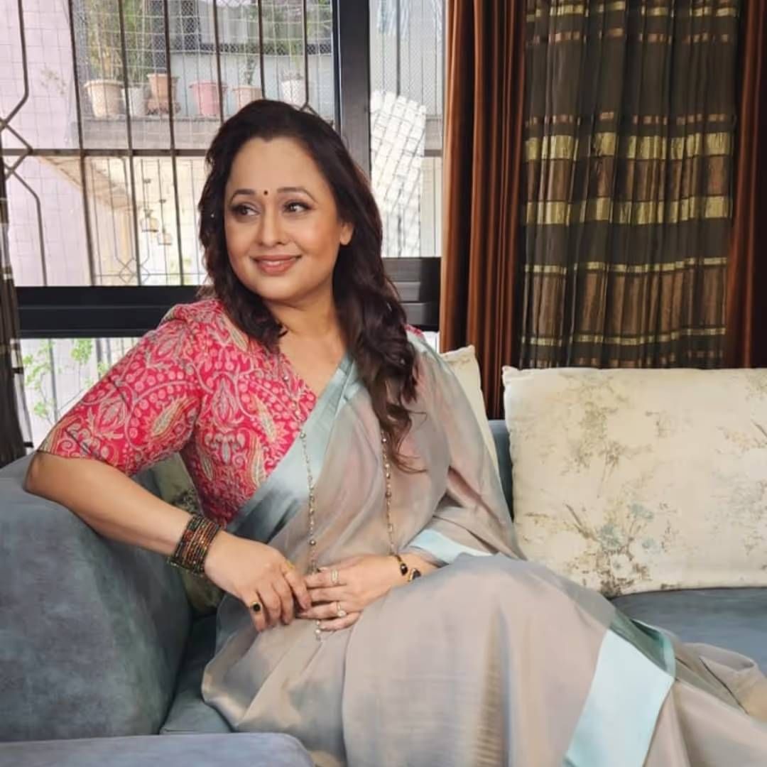 शुभोजीत घोष सोबत बोलताना त्या म्हणाल्या की, मला लग्नासाठी खूप चांगली, चांगली स्थळ आली होती. चांगली पैसेवाल्याघरातली मुलं होती. ज्यांच्याकडे पैसा, गाडी, बंगला सगळं काही होतं. 