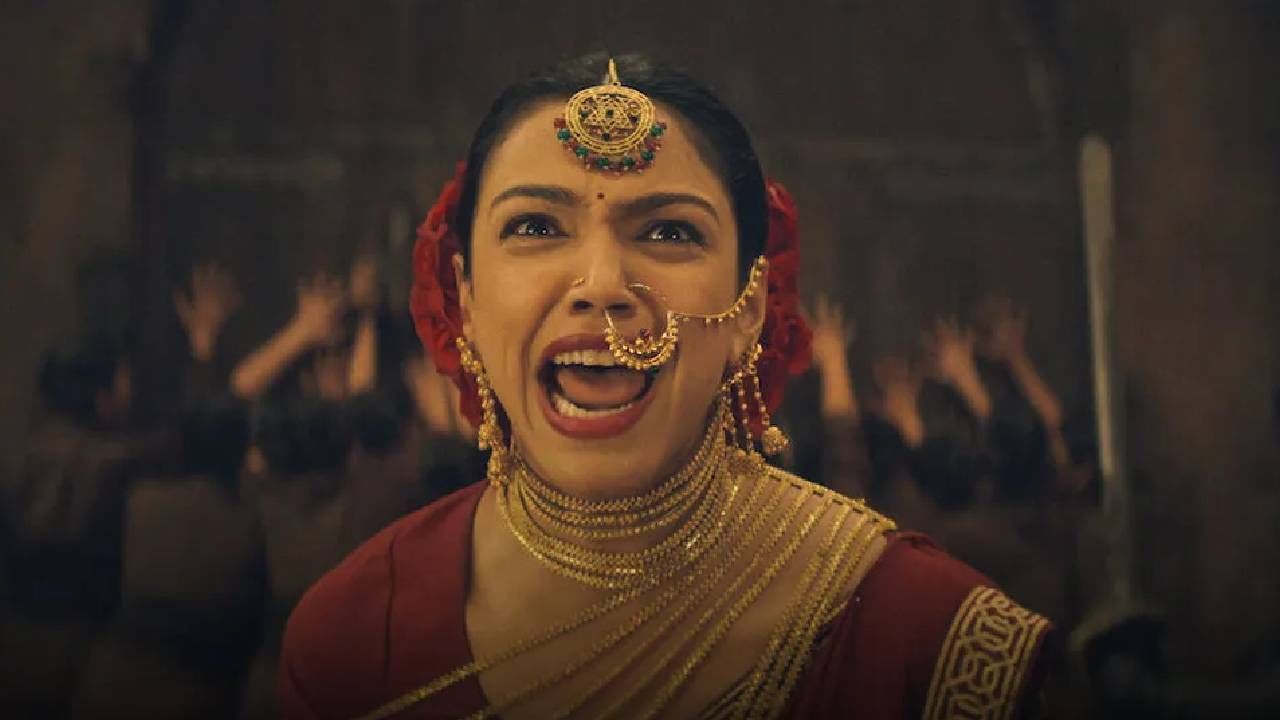 8 एपिसोड्सच्या नव्या वेब सीरिजचा OTT वर कब्जा; नंबर 1 ठरतेय क्राइम थ्रिलर 8 एपिसोड्सच्या नव्या वेब सीरिजचा OTT वर कब्जा; नंबर 1 ठरतेय क्राइम थ्रिलर