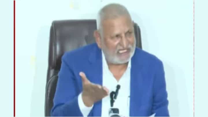 आता कोकाटे म्हणतात सरकारच भिकारी आहे.. आता कोकाटे म्हणतात सरकारच भिकारी आहे..
