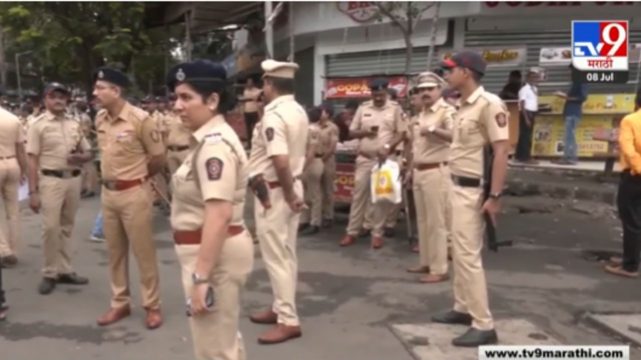 मीरा-भाईंदरमध्ये महाराष्ट्र नवनिर्माण सेने (मनसे) च्या मराठी मोर्चाला पोलिसांनी परवानगी नाकारली आहे. परिसरात मनसे कार्यकर्ते दिसताच पोलिसांनी तात्काळ कारवाईचा अवलंब केला असून, ते ॲक्शन मोडवर आले आहेत.