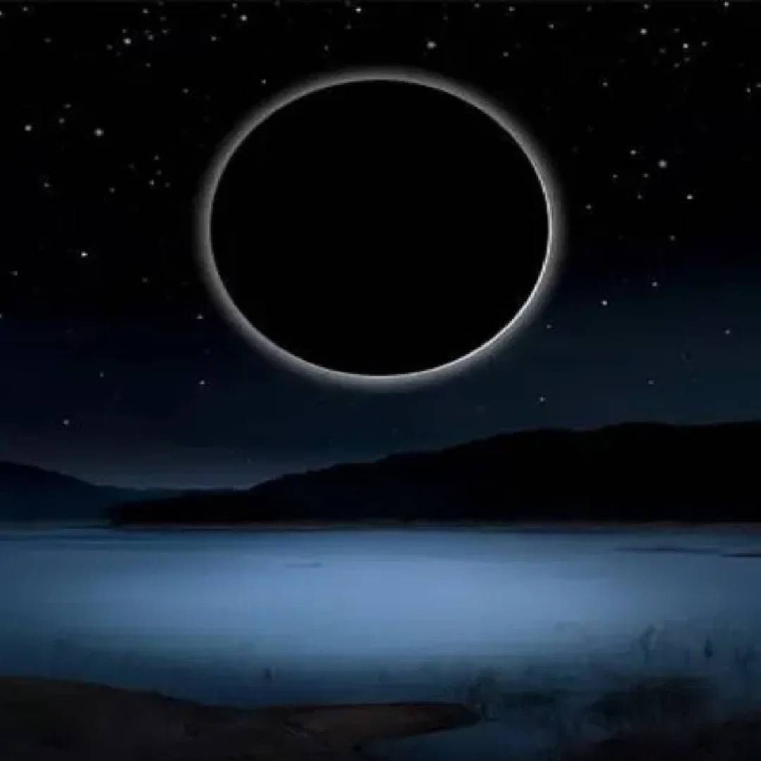 त्याशिवाय अमावस्येच्या तिथीला सुद्धा शिवलिंगावर जलार्पण करु नये. कारण या दिवशी चंद्रदेवाचे दर्शन होत नाहीत. याला अंधकाराचा प्रतीक मानलं जातं.