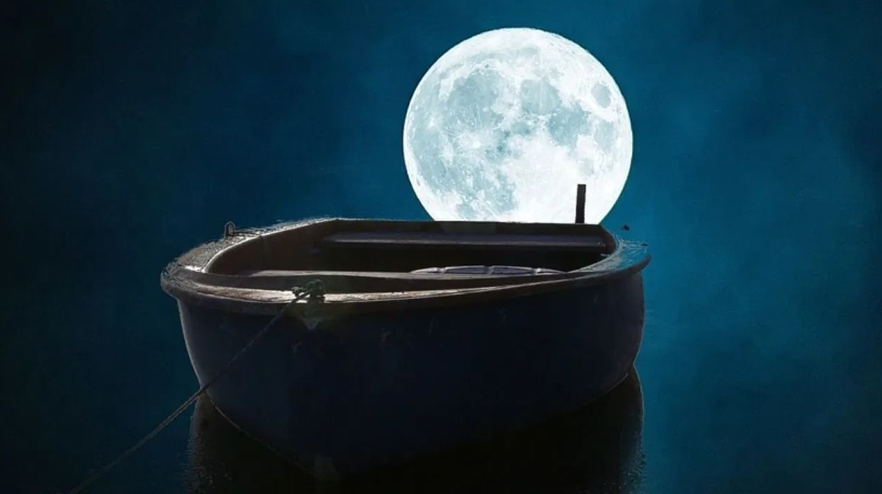 कसे समजले चंद्रावर भूकंप येता ? नासाने अपोलो मिशन दरम्यान पहिल्यांदा सांगितले होते की चंद्रावरही भूकंप येतो.अमेरिकन स्पेस एजन्सी NASA ने सीस्मोमीटर (भूकंप मापक यंत्र) द्वारे मूनक्वेक होत असल्याचे सिद्ध केले होते. (फोटो:Pixabay)