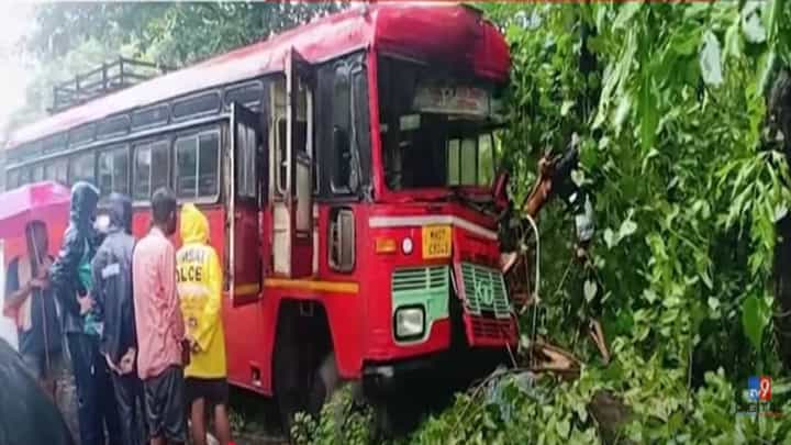 MSRTC Accident : महाड-दापोली राज्य मार्गावर लालपरीचा भीषण अपघात, नेमकं कारण काय? MSRTC Accident : महाड-दापोली राज्य मार्गावर लालपरीचा भीषण अपघात, नेमकं कारण काय?