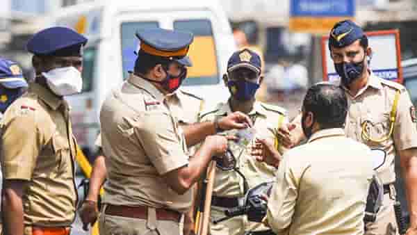 सेलिब्रिटींच्या नावांचा वापर करून बॉम्बची धमकी, मुंबई पोलिसांना त्रास देणारा तो कोण?