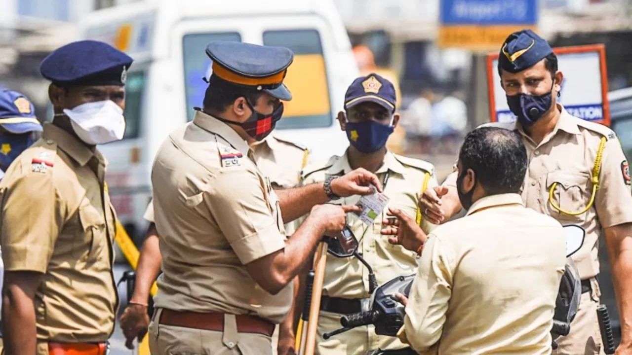 सेलिब्रिटींच्या नावांचा वापर करून बॉम्बची धमकी, मुंबई पोलिसांना त्रास देणारा 'तो' कोण?