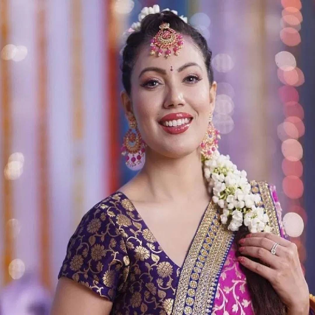 लोकप्रियतेत मुनमुन दत्ता श्वेता तिवारीपेक्षा फार मागे नाहीय. पण संपत्तीच्या बाबतीत बरीच मागे आहे. मीडिया रिपोर्ट्सनुसार, मुनमुन दत्ताचा नेटवर्थ 40 कोटी रुपये आहे.  मुनमुन दत्ता इतकी लोकप्रिय आहे की, ती तिच्या खऱ्या नावापेक्षा बबिताजी या नावाने प्रसिद्ध आहे. 