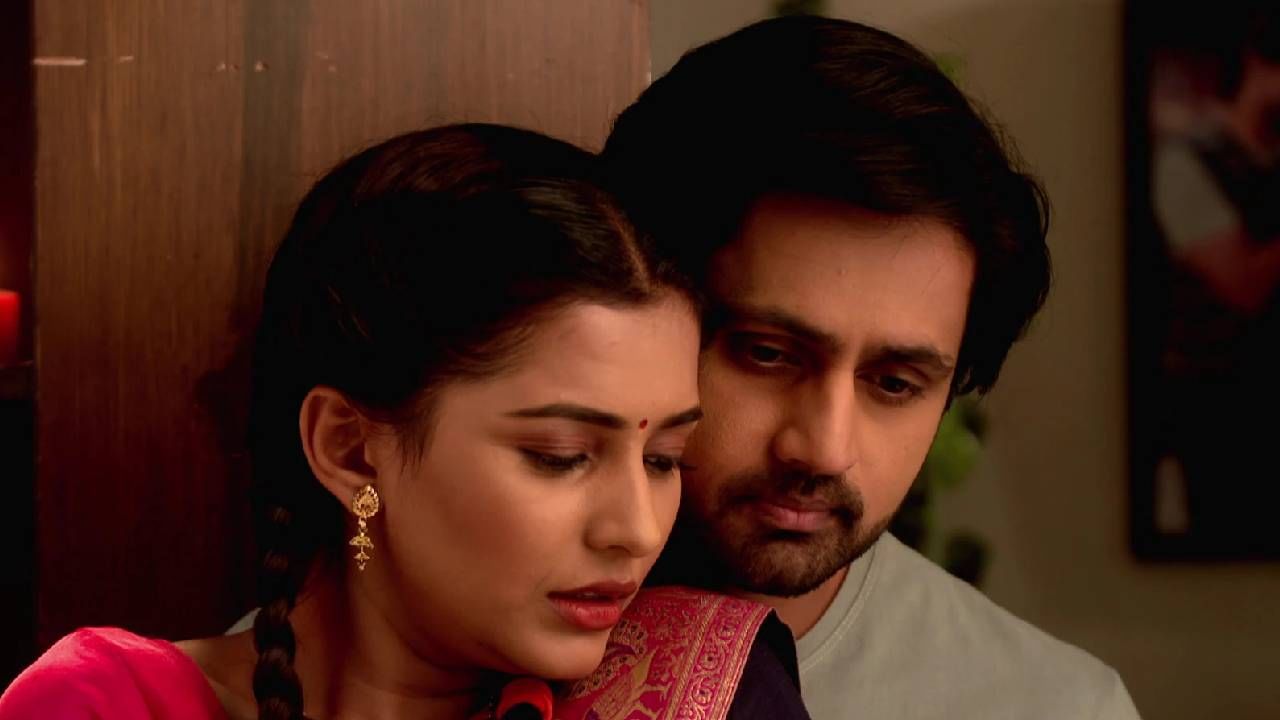 "सगळ्या टीमने सकारात्मकतेने काम केलं की पुरस्कार मिळतातच. पण त्यापेक्षा रमा-अक्षय जिथे जिथे गेले तिथे तिथे त्यांना प्रेम मिळालं हे सगळ्यात महत्त्वाचं. पहिल्या दिवसाची धाकधूक आणि आता 1100 भाग पूर्ण केल्यानंतरचा आत्मविश्वास सगळं अगदी तसंच आहे," अशा शब्दांत त्याने भावना व्यक्त केल्या.